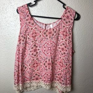 Patterned, target cropped top